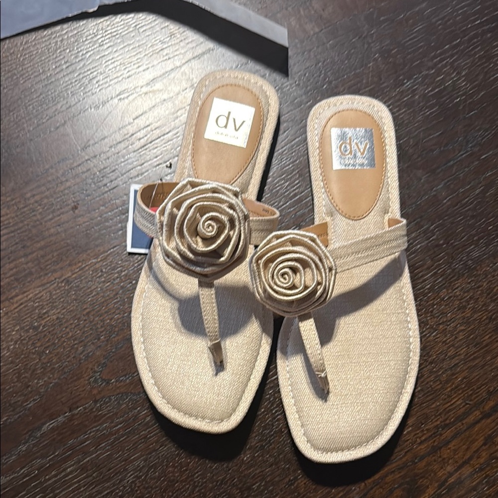 Dolce Vita Jasmine sandal 🩴 - Picture 1 of 4